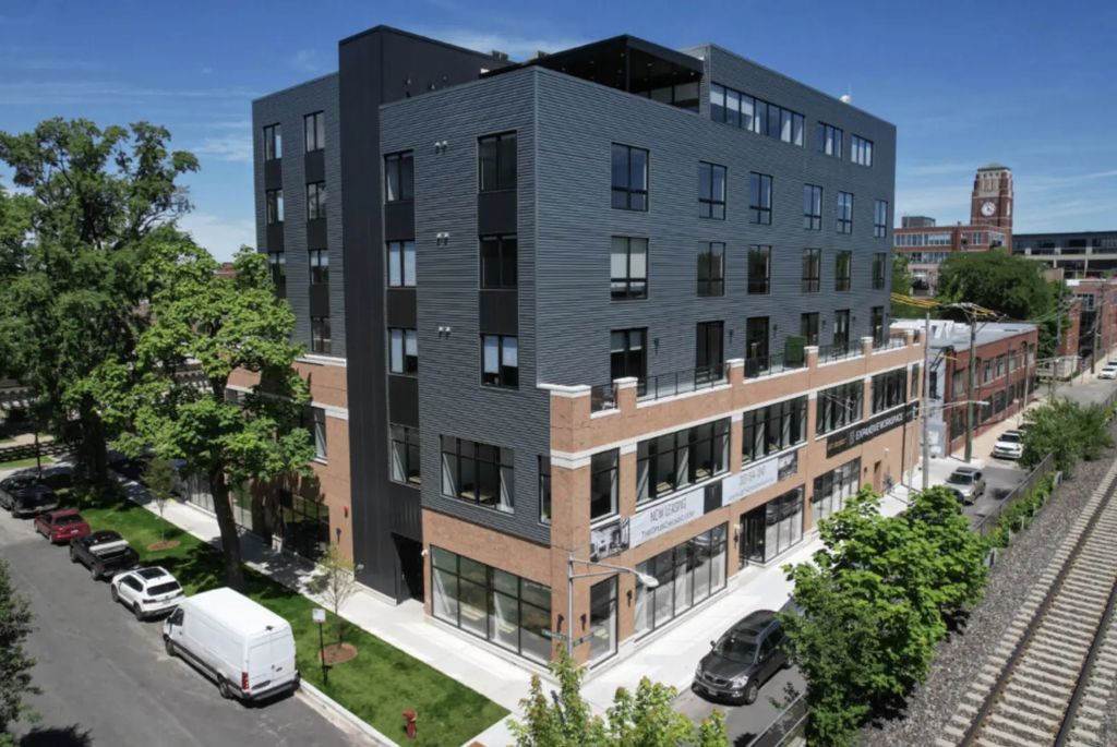 1802 W Berenice Avenue 605, Chicago, 60613
