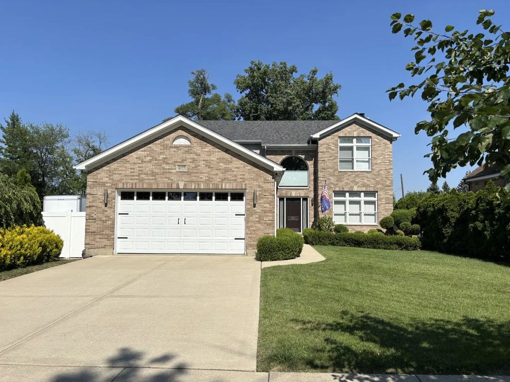 877 John Street, Bensenville