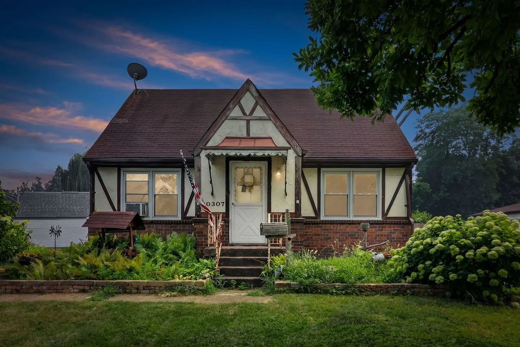 10307 Dickens Avenue, Melrose Park