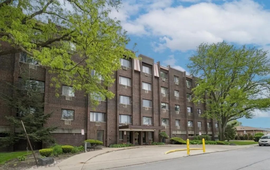8455 W Leland Avenue 105n, Chicago