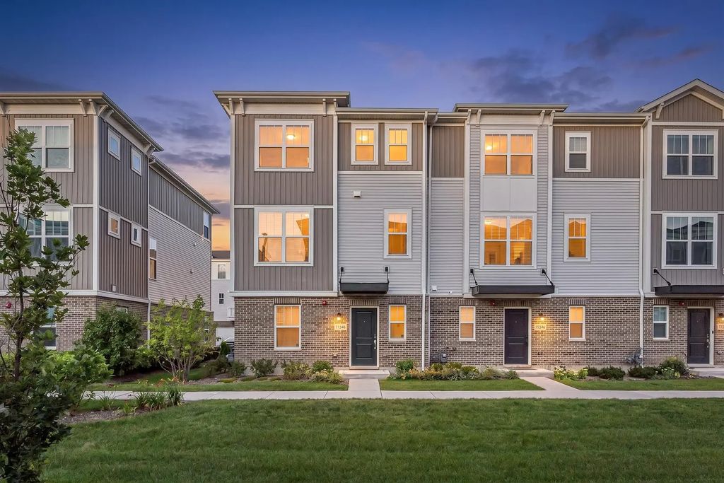 1546 Slade Way, Des Plaines