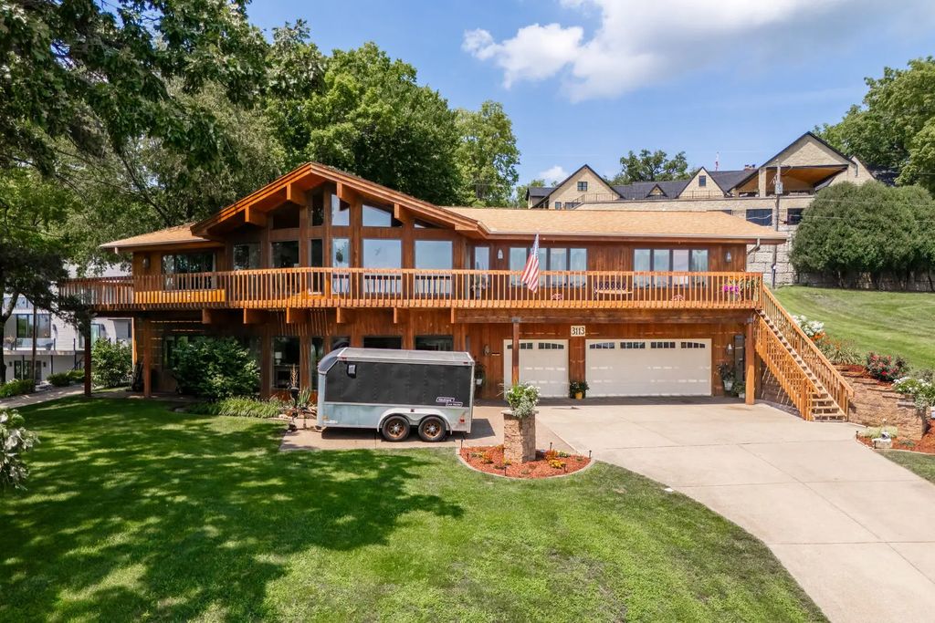 3113 W Canal Shore Drive, Leclaire