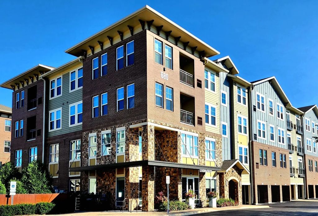 680 E Algonquin Road 1402, Schaumburg