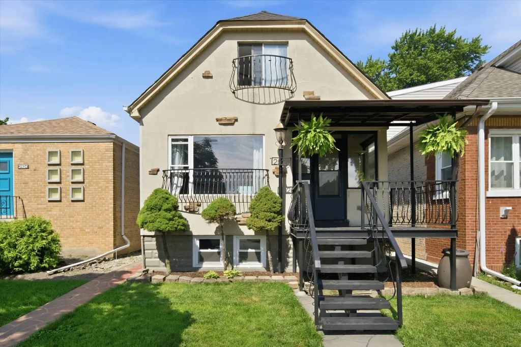 2928 N Mobile Avenue, Chicago