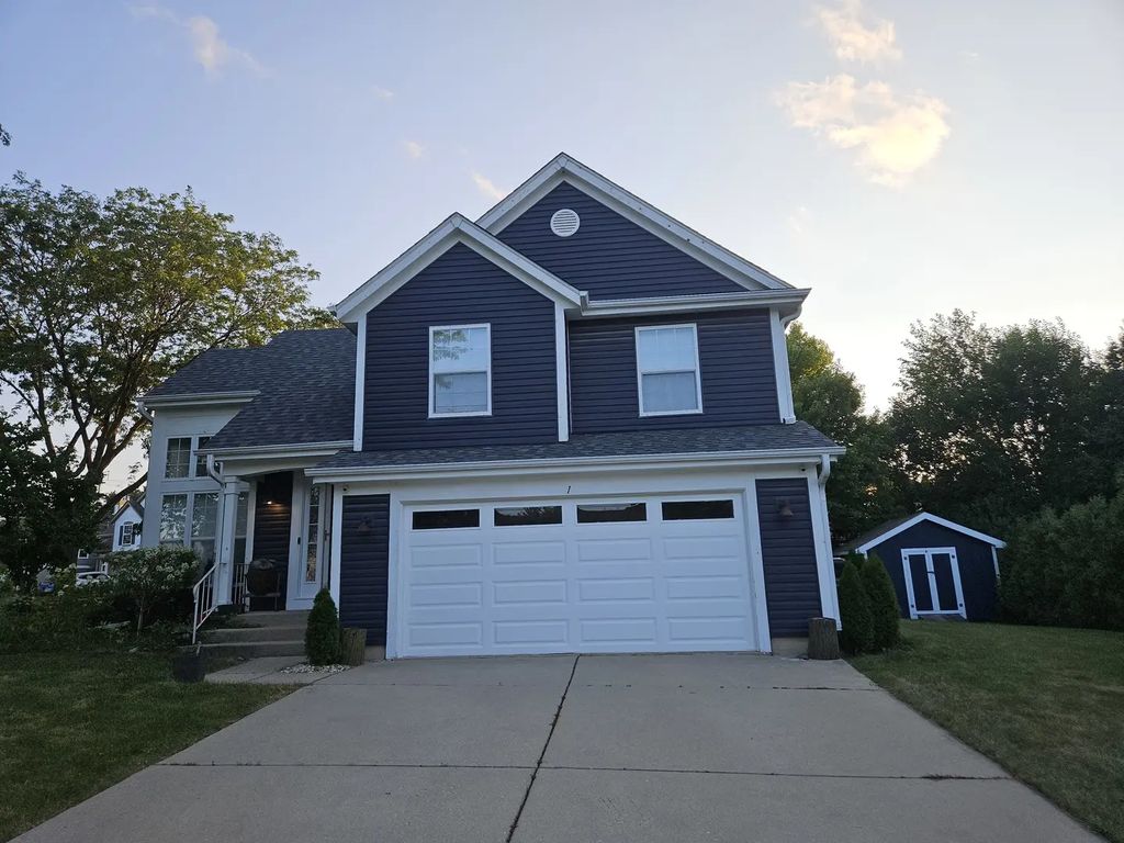 1 Linden Court, South Elgin
