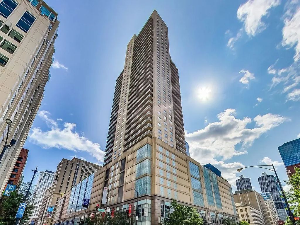 545 N Dearborn Street W3005, Chicago, 60654