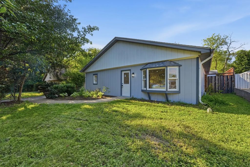 702 Columbus Street, McHenry