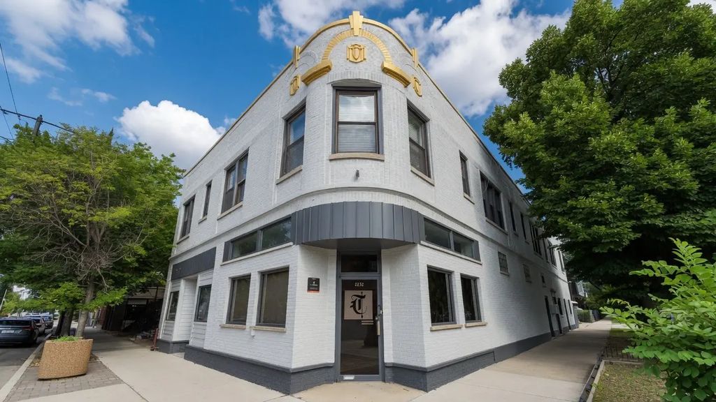 4006 N Bell Avenue 1, Chicago
