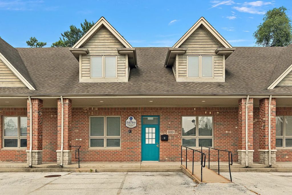 12508 S Harlem Avenue B, Palos Heights