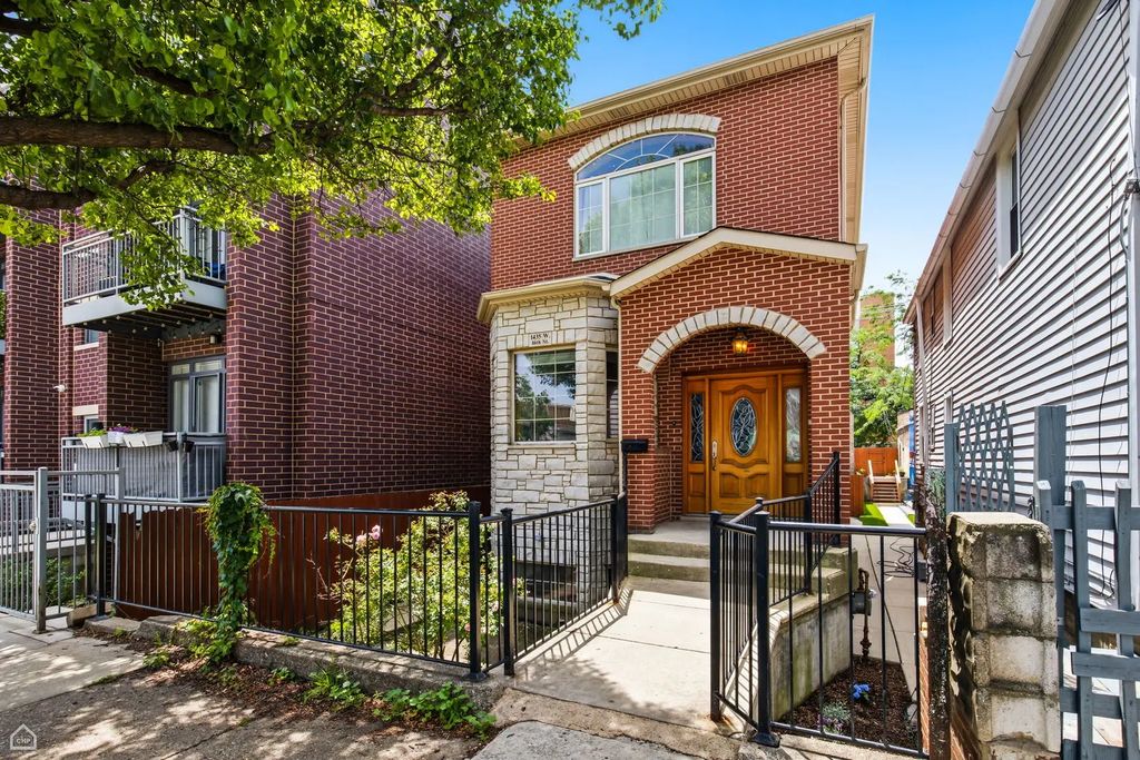 1435 W 16th Street, Chicago