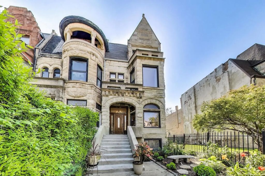 4553 S Ellis Avenue, Chicago, 60653