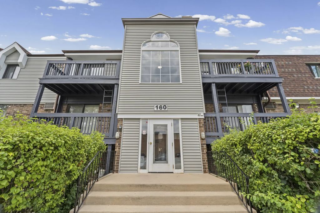 160 S La Londe Avenue 1f, Addison