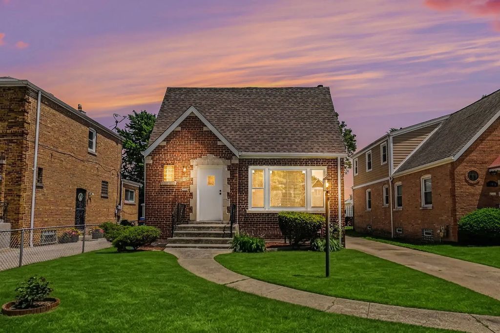 10827 S Peoria Street, Chicago, 60643