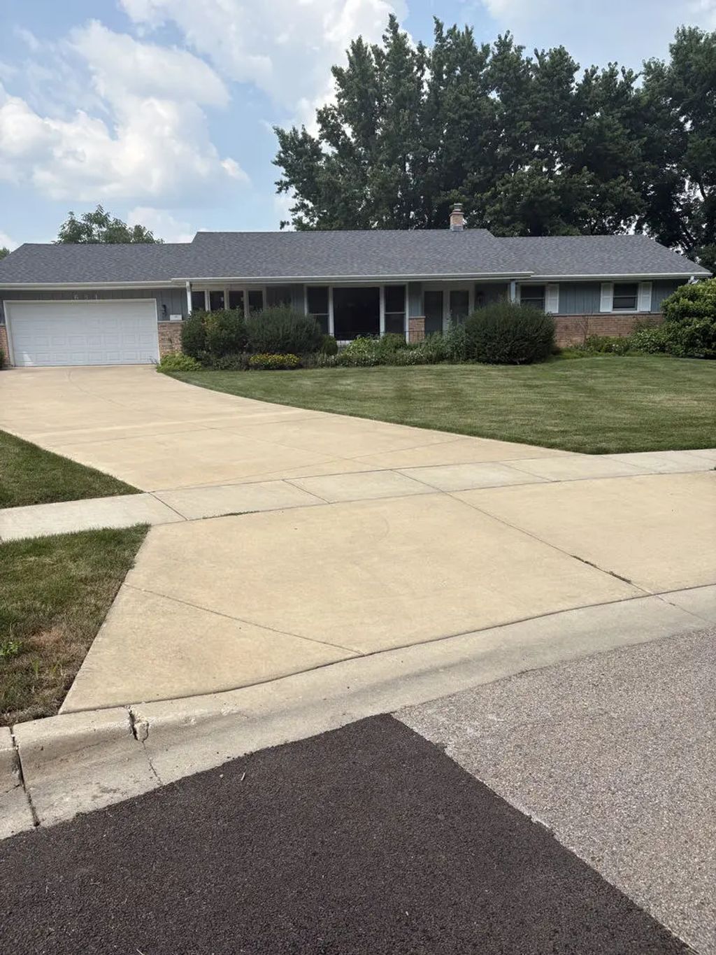 631 Joanne Lane, DeKalb