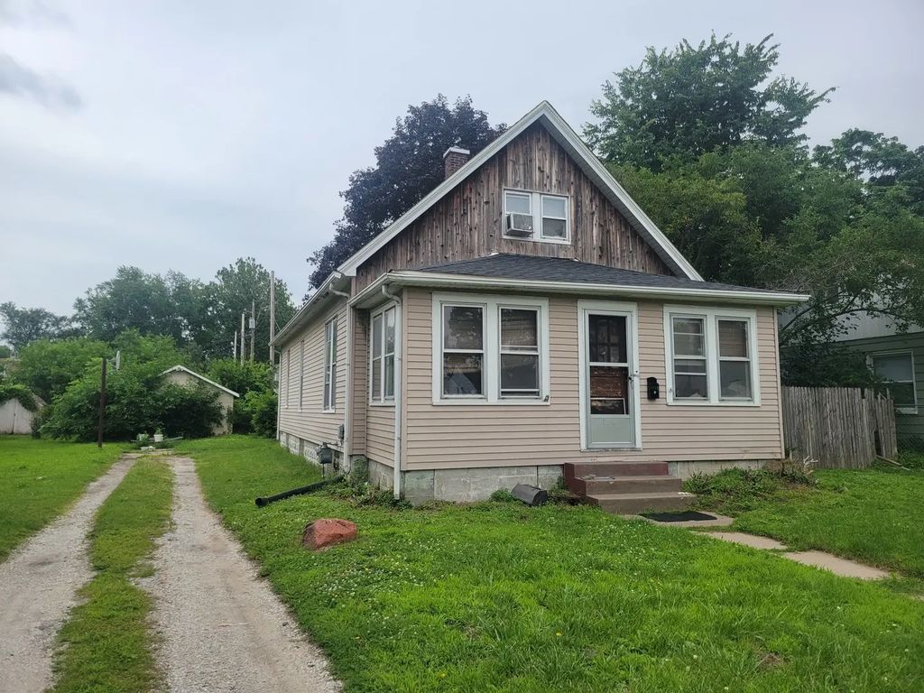 3313 9th Street, Rock Island