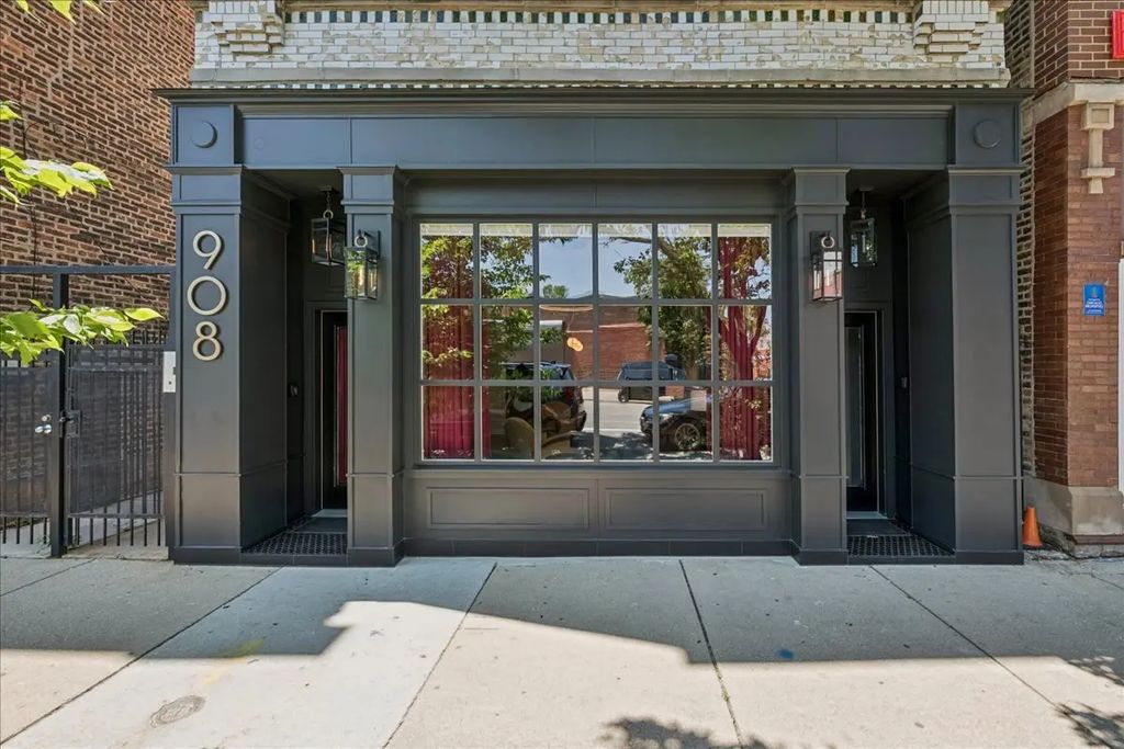 908 N California Avenue 1, Chicago