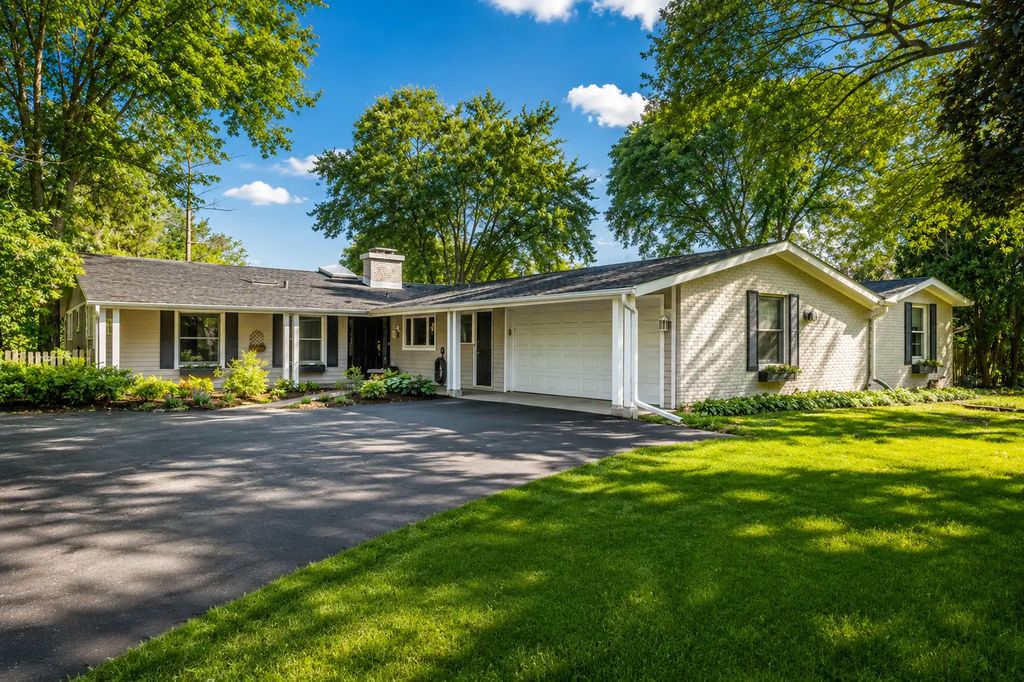 1161 Winwood Drive, Lake Forest, 60045