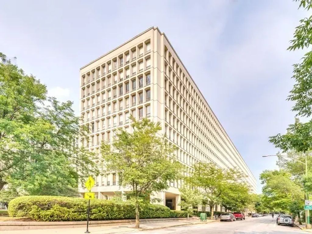 1450 E 55th Place 318s, Chicago, 60637