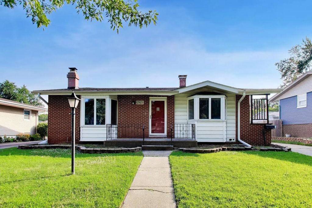 2925 E 188th Place, Lansing