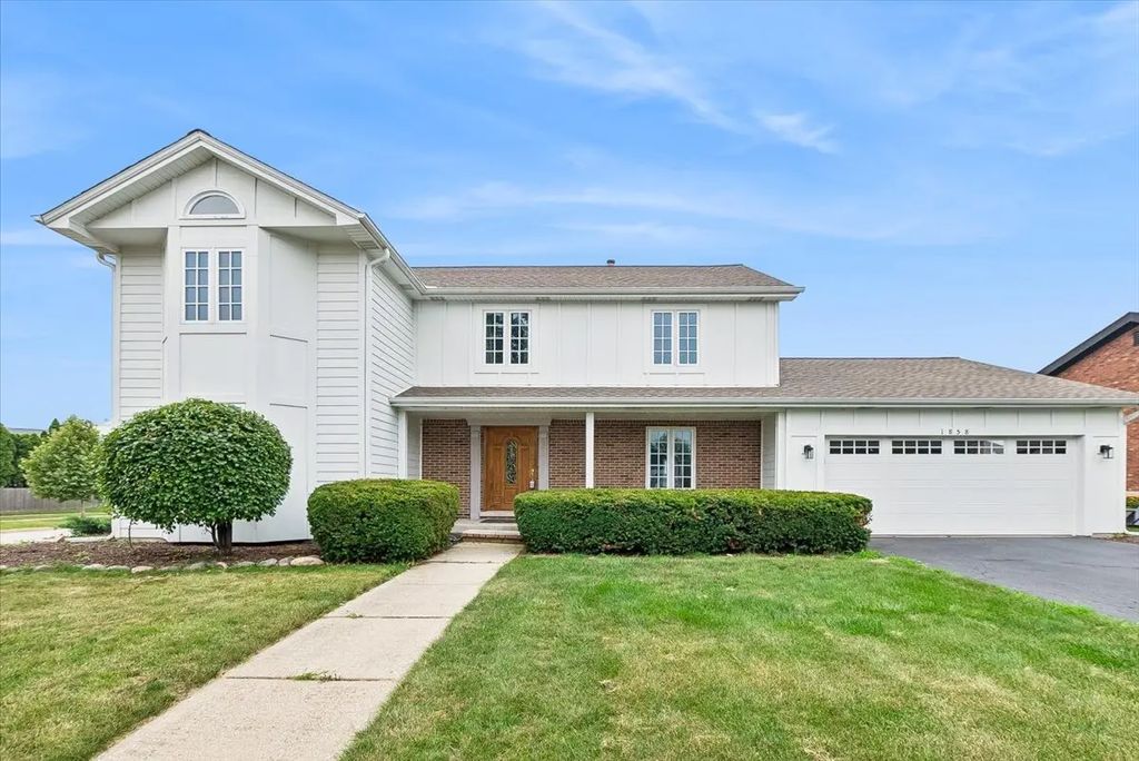 1858 Princeton Circle, Naperville