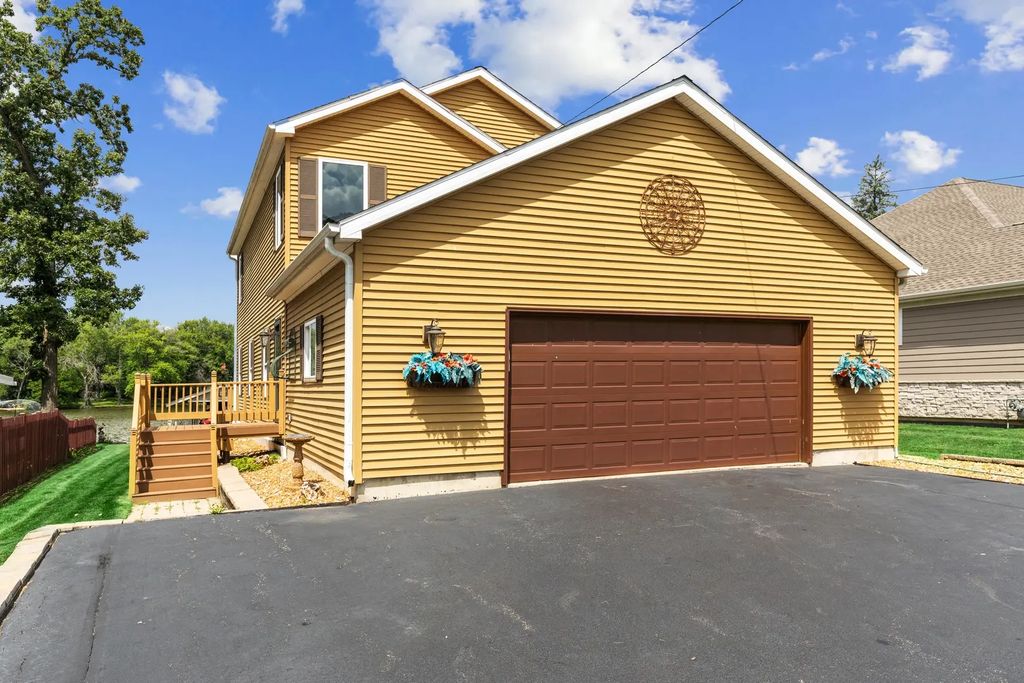 2019 N Woodlawn Park Avenue, McHenry