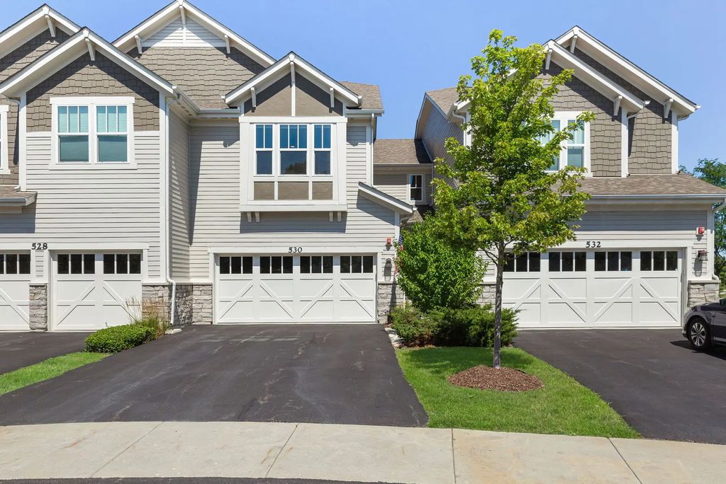 530 Pershing Court, Barrington