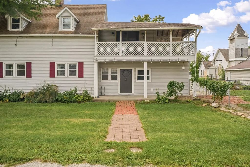 108 S Main, Arrowsmith