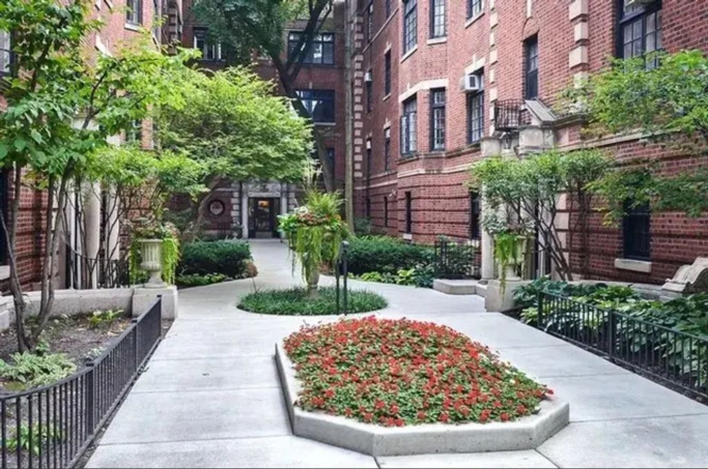 507 W Aldine Avenue 1b, Chicago, 60657