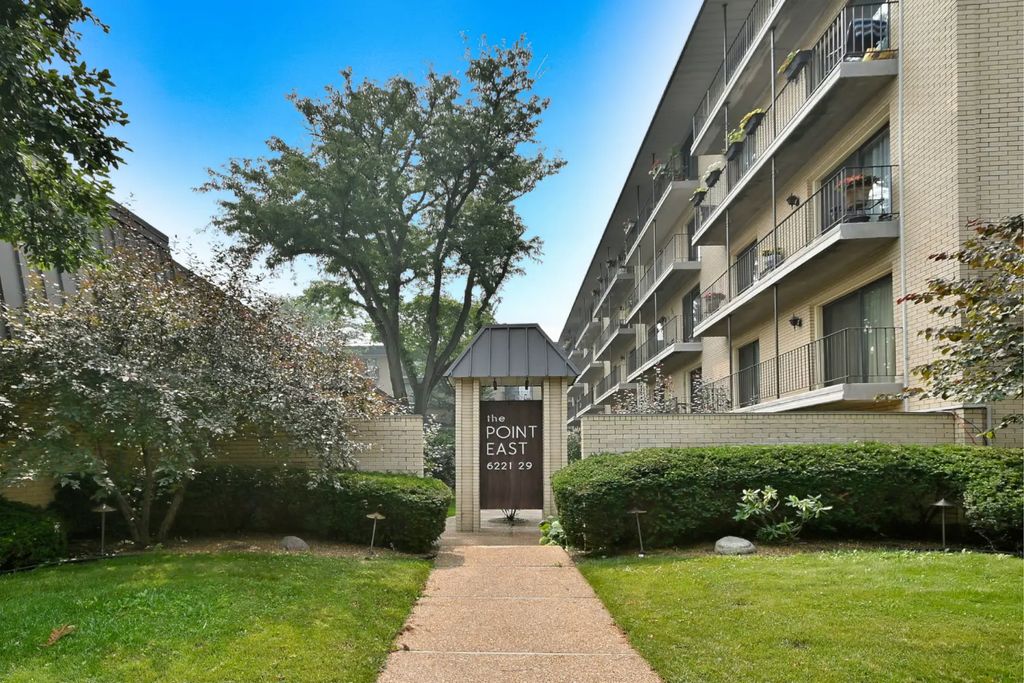 6221 N Niagara Avenue 506, Chicago