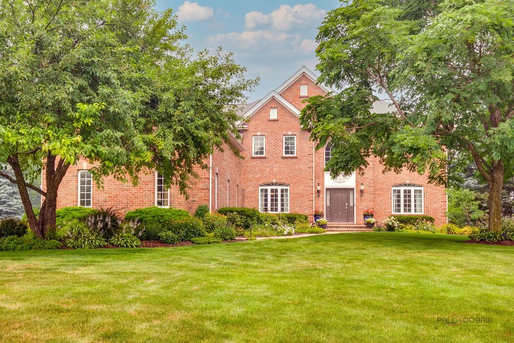 5572 Chancery Road, Gurnee