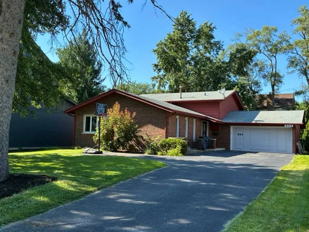 633 E 8th Avenue, Naperville