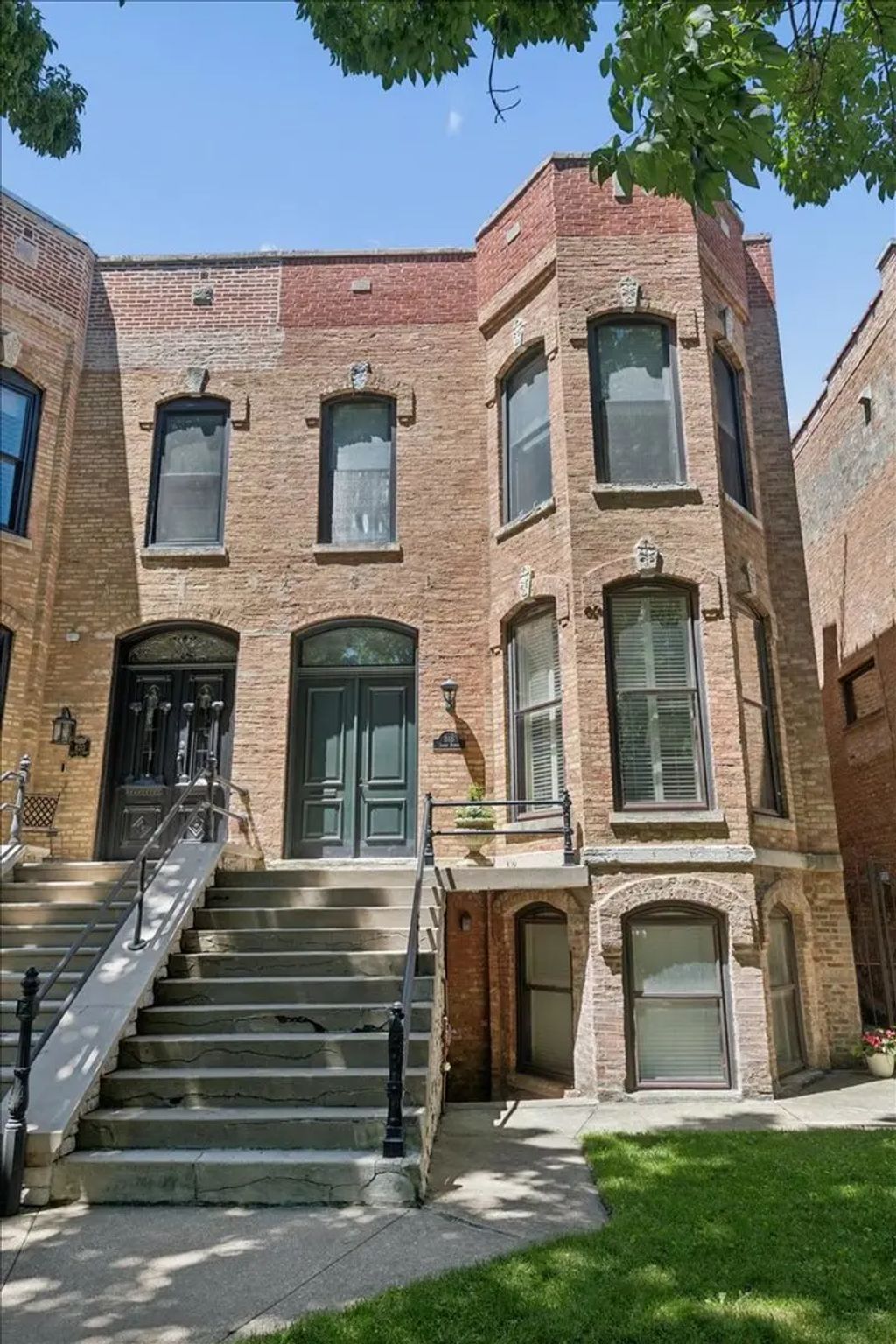 818 S Bishop Street, Chicago, 60607