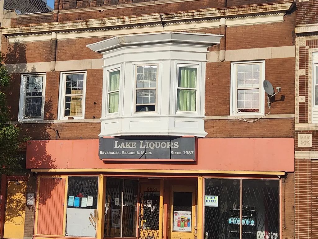 19 N 5th Avenue, Maywood
