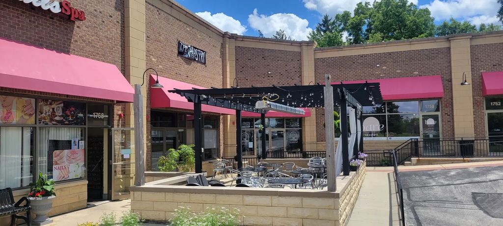 1762 N Milwaukee Avenue, Libertyville