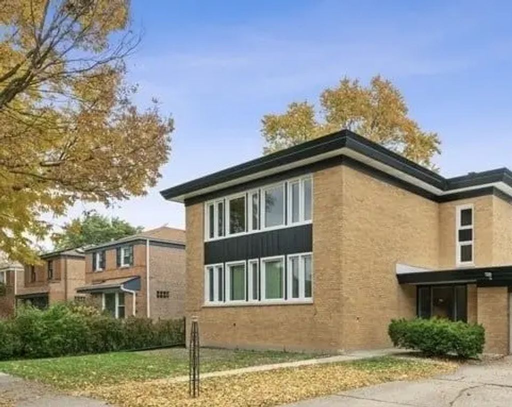 9033 Ewing Avenue Garden, Skokie, 60203