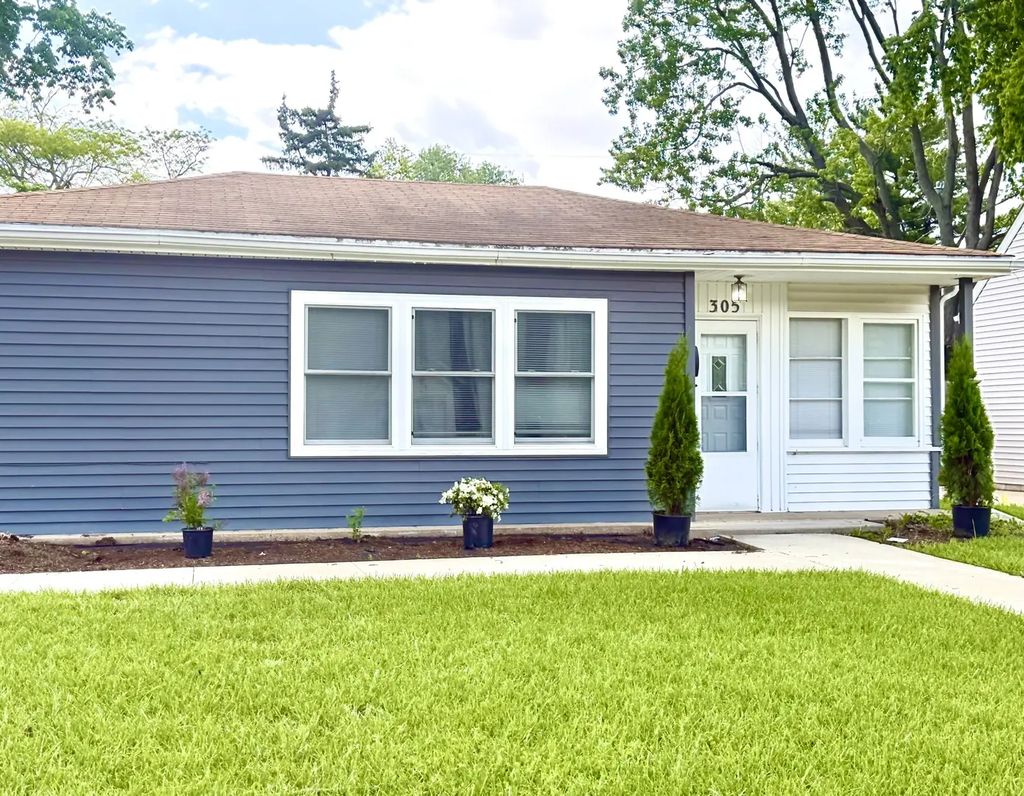 305 S Van Doren Street, Champaign