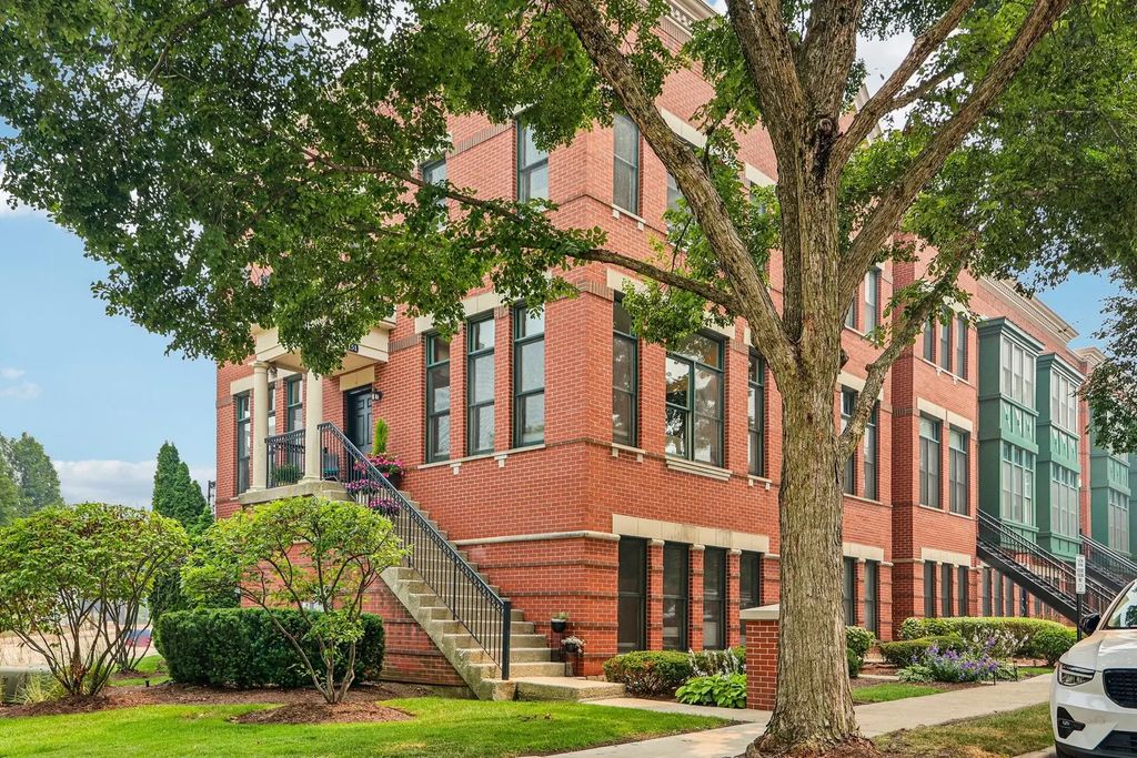 151 N Rose Street E, Palatine
