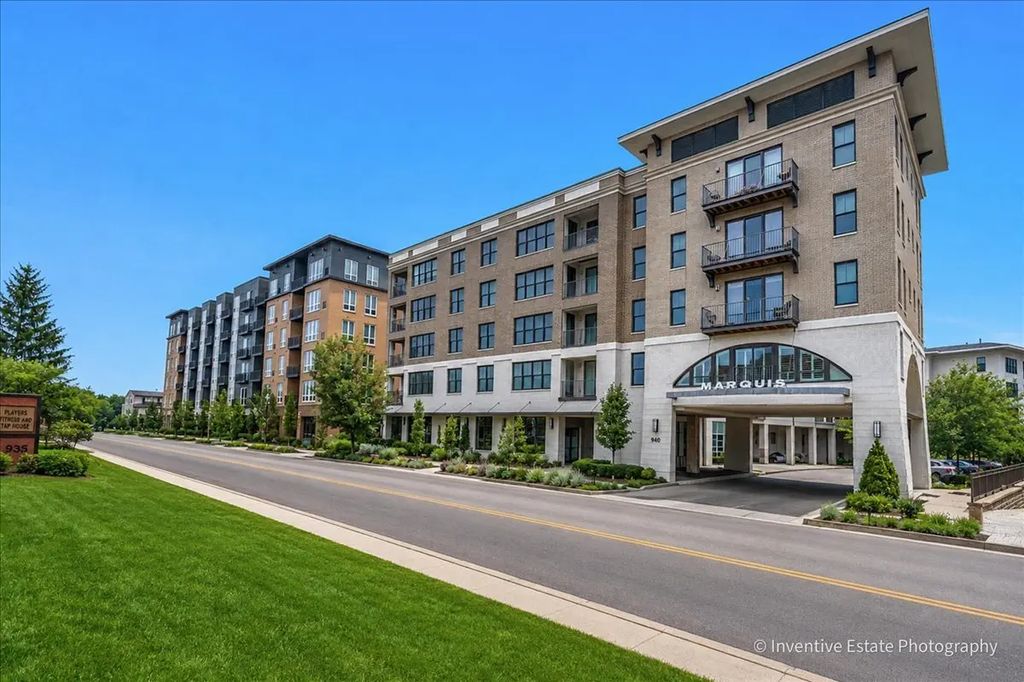 940 Maple Avenue 309, Downers Grove