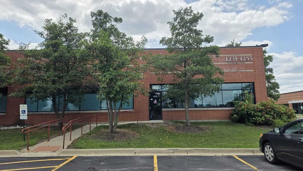 1235 Windham Parkway, Romeoville