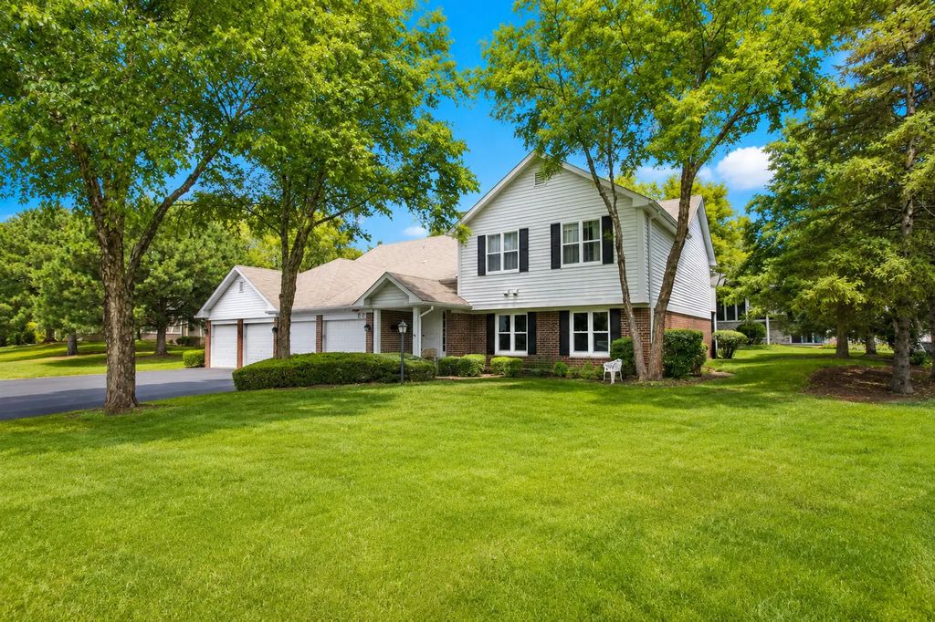 174 E Bluewater Lane 288, Vernon Hills