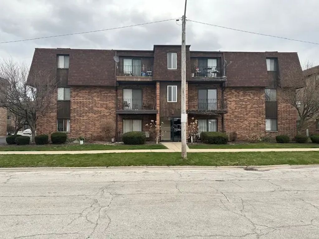14525 S Manistee Avenue 2b, Burnham