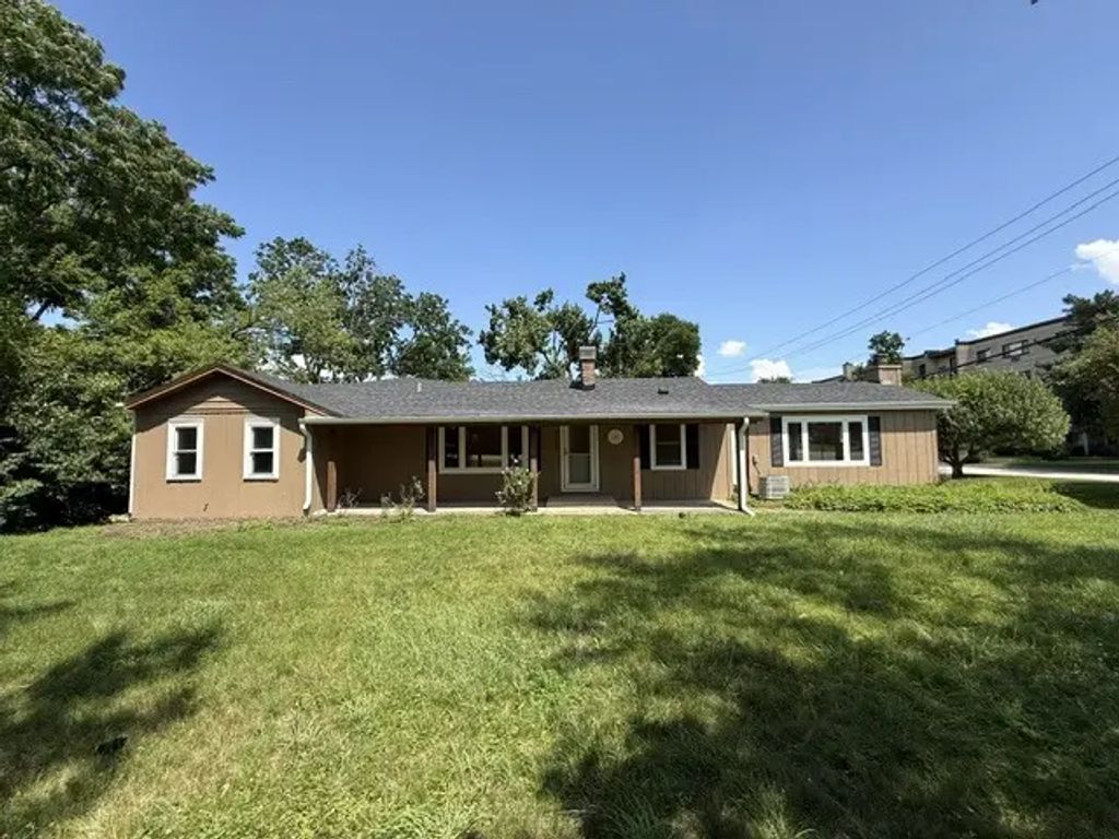 7141 Wolf Road, Indian Head Park