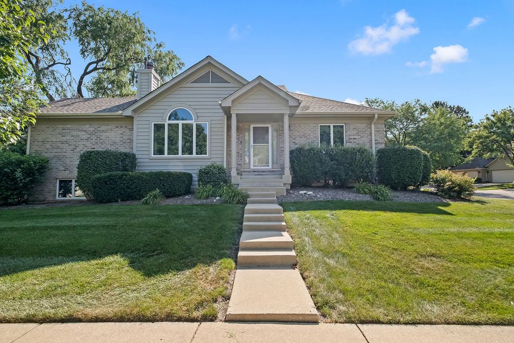 2260 Durand Drive, Downers Grove