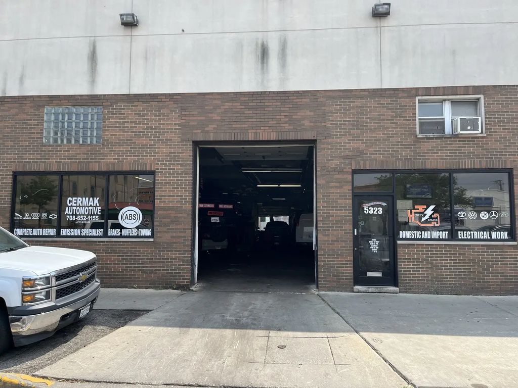 5325 W Cermak Avenue, Cicero