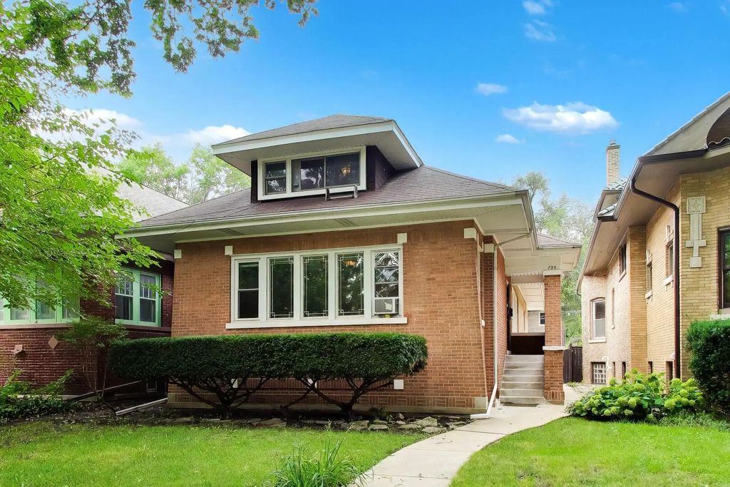 705 S Humphrey Avenue, Oak Park