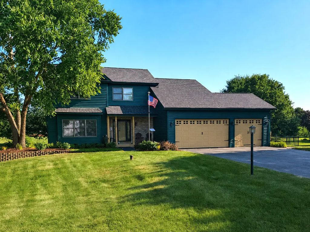 2313 S Hidden Trail, Spring Grove