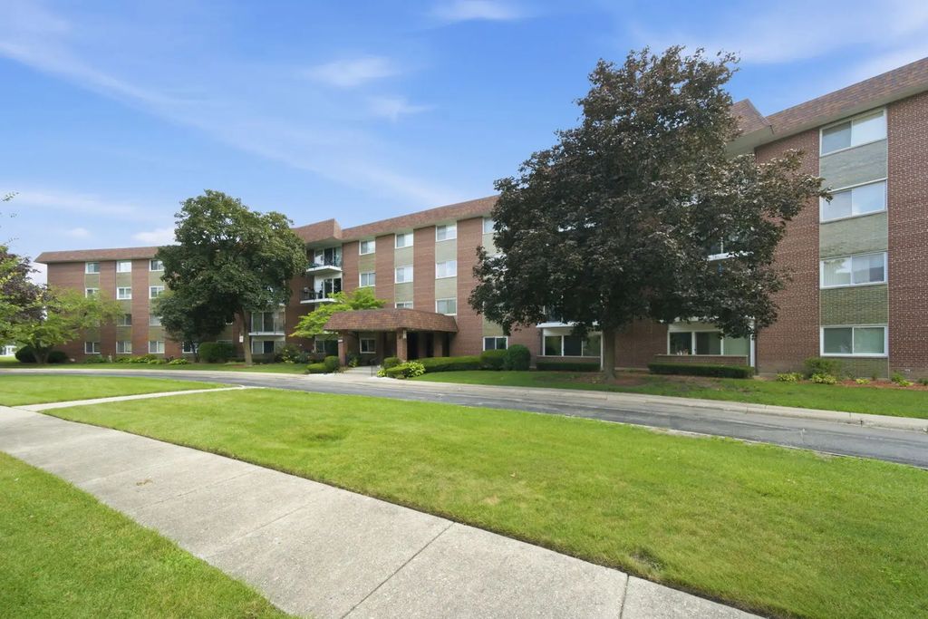 1025 S Fernandez Avenue 2b, Arlington Heights