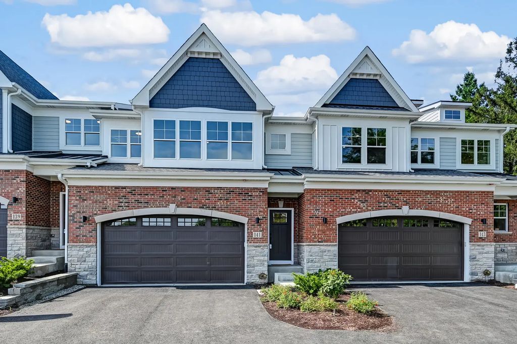 141 Harding Court, Glen Ellyn