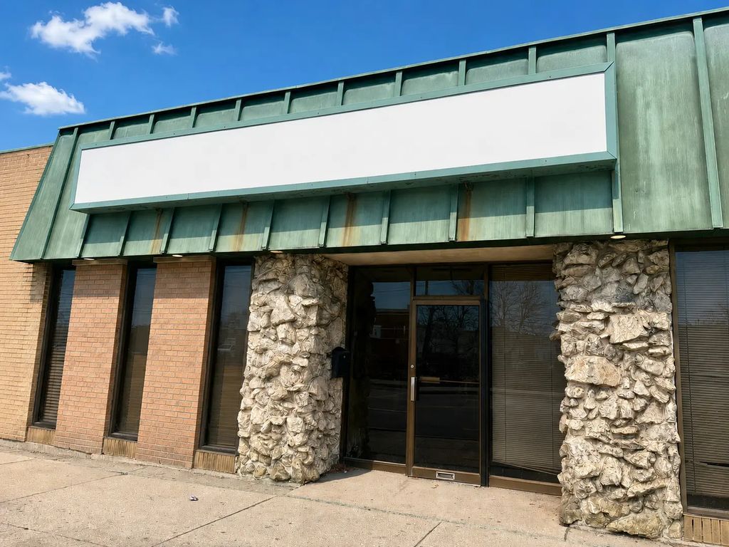 7432 W Grand Avenue, Elmwood Park