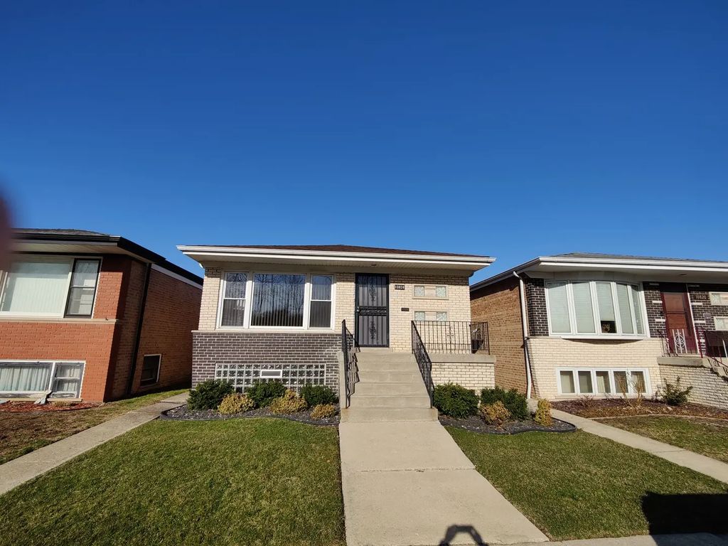 10824 S Sacramento Avenue, Chicago, 60655